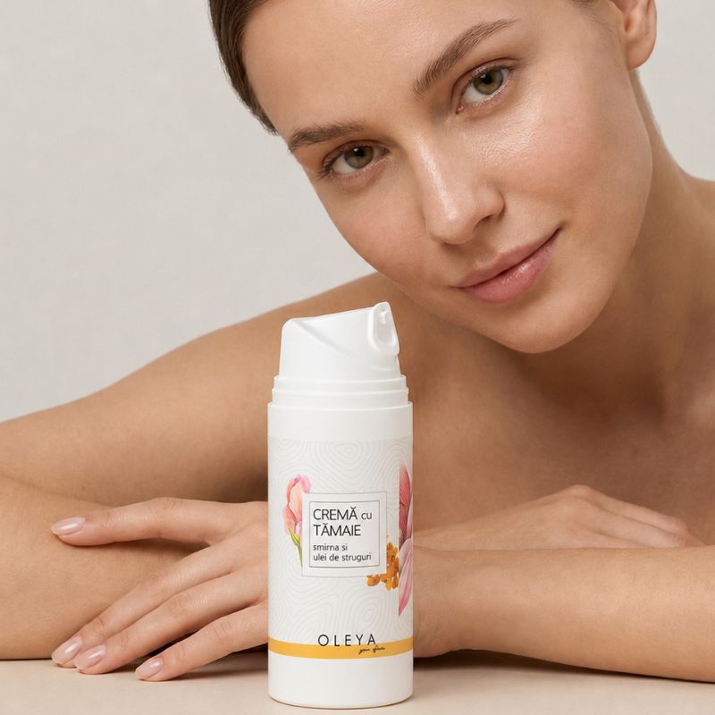 Lift and Firm - Crema Antirid cu Tamaie si Smirna