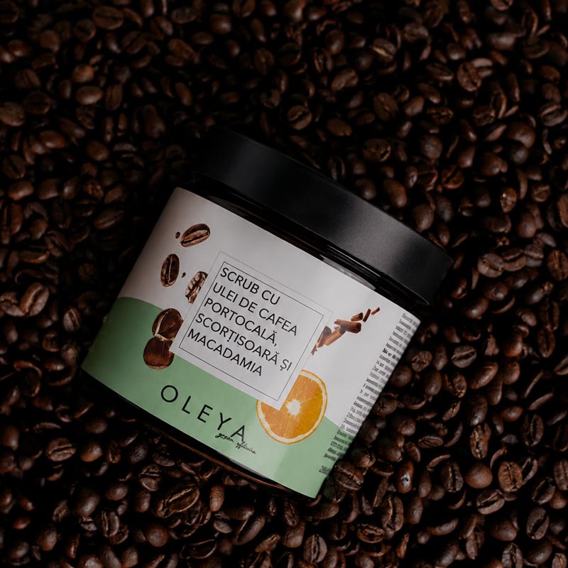 Smooth and Firm Ritual - Scrub cu efect modelator cu ulei de Cafea, Portocală și Scortișoară